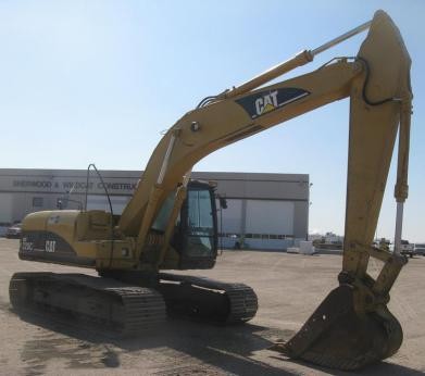 Excavadora Caterpillar de orugas en obra